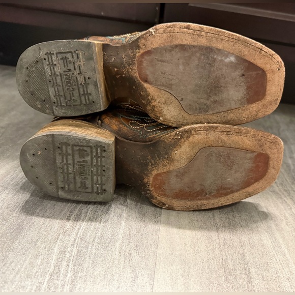 Corral Boots with Turquoise Inlay - Picture 7 of 7